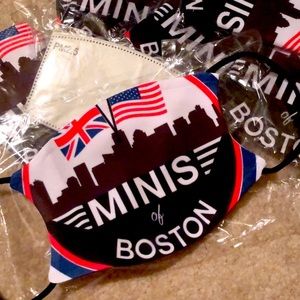 NWOT Adult face mask w/ MINIs of Boston club logo